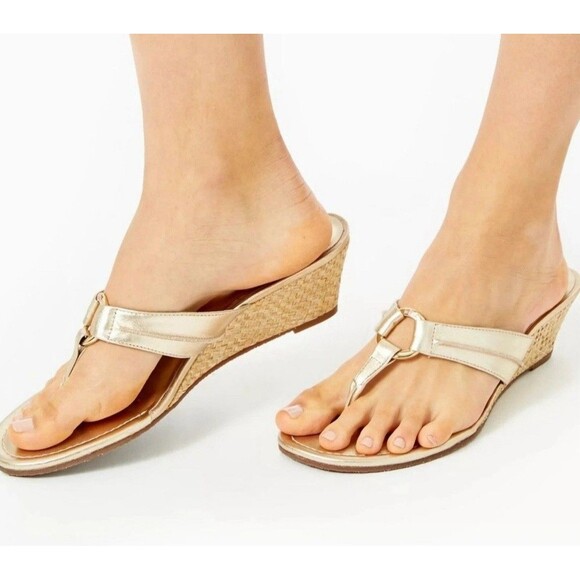 Lilly Pulitzer McKim Wedge Sandals Size 10 Metallic Gold Leather Cork Resort - Picture 1 of 10